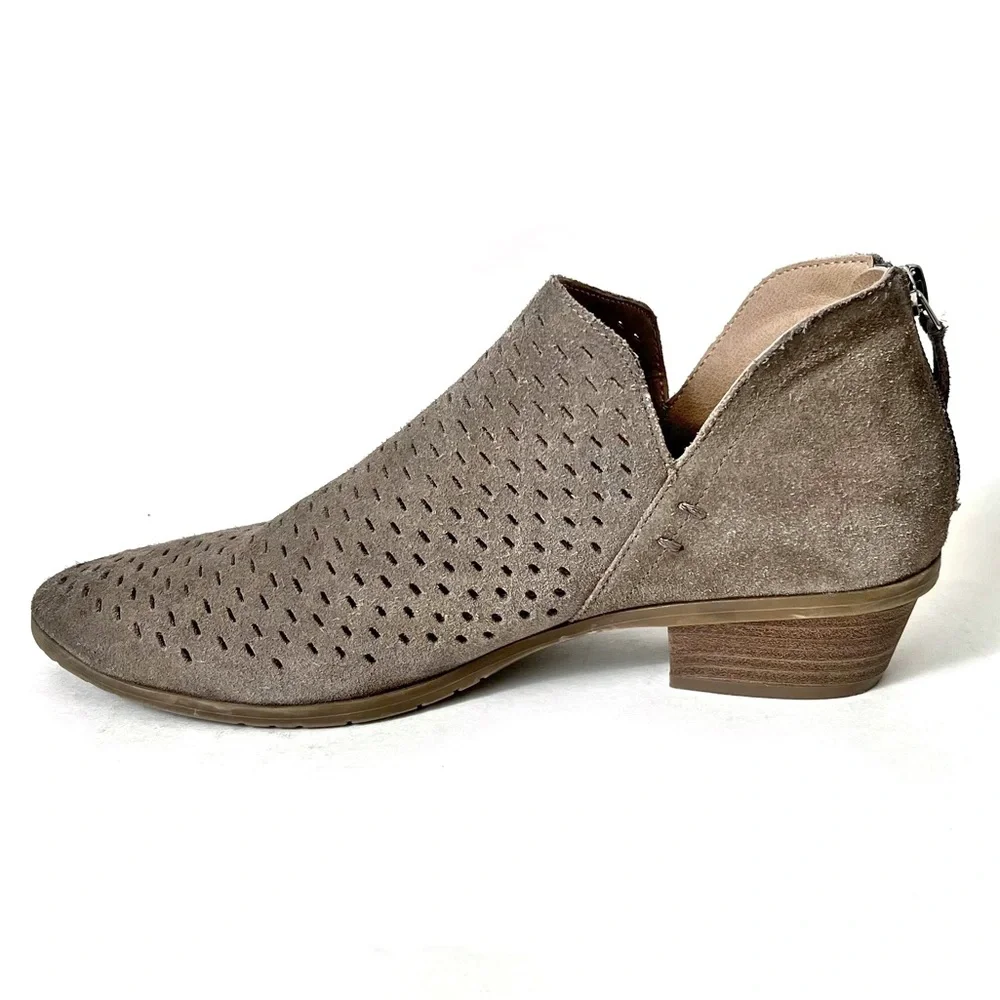 REACTION KENNETH COLE REACTION SIDE WAY PERFORATED SUEDE ANKKE BOOTS TAU…